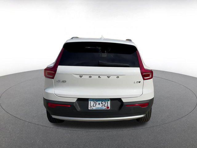 Photo of 2024 Crystal White Metallic Volvo XC40
