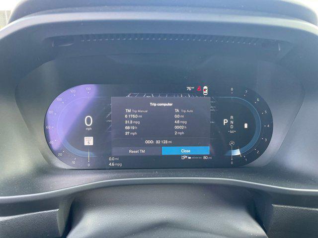 Photo of 2024 Crystal White Metallic Volvo XC40