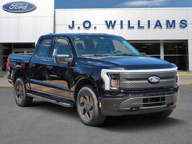 Photo of 2025 Agate Black Metallic Ford F-150 Lightning