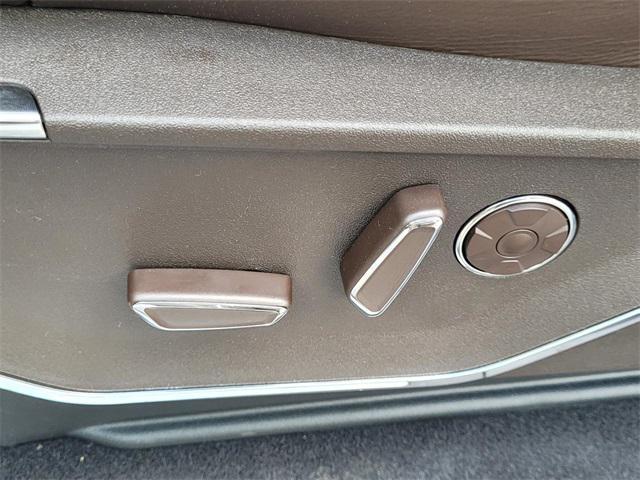 Photo of 2025 Star White Metallic Tri-Coat Ford F-150