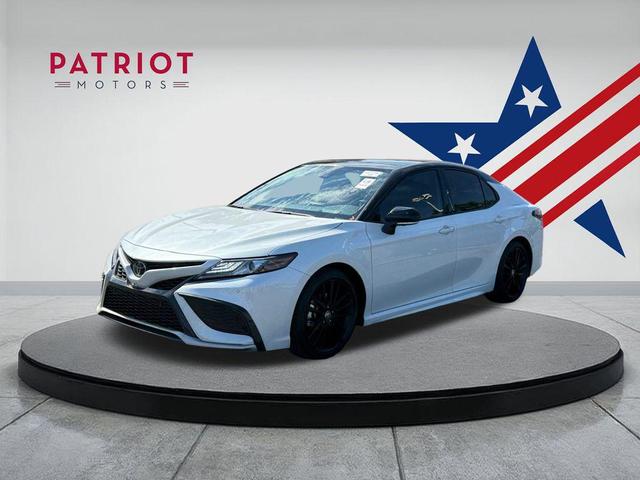 Photo of 2024 White / Black Toyota Camry