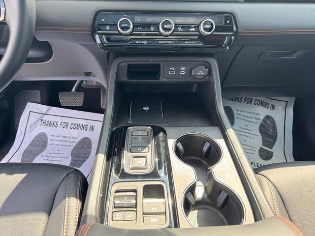 Photo of 2025 Diffused Sky Pearl Honda Pilot