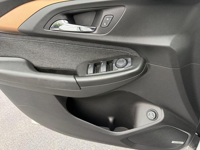 Photo of 2021 Summit White Chevrolet Trailblazer
