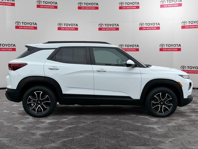 Photo of 2021 Summit White Chevrolet Trailblazer