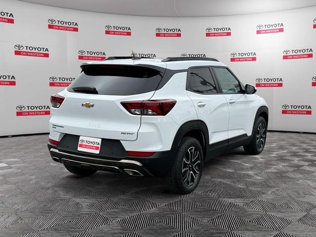 Photo of 2021 Summit White Chevrolet Trailblazer