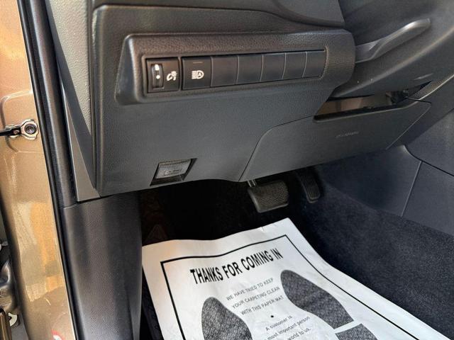 Photo of 2020 Oxide Bronze Toyota Corolla