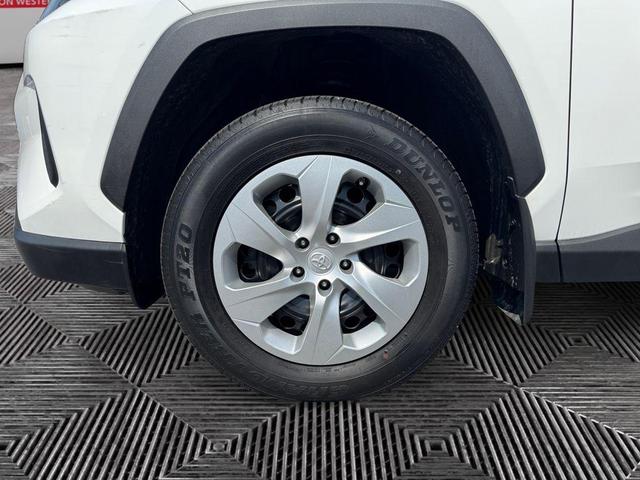 Photo of 2020 Super White Toyota RAV4