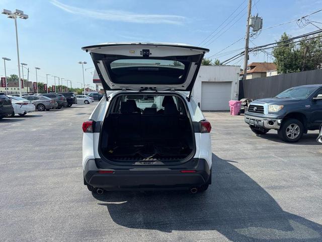 Photo of 2020 Super White Toyota RAV4