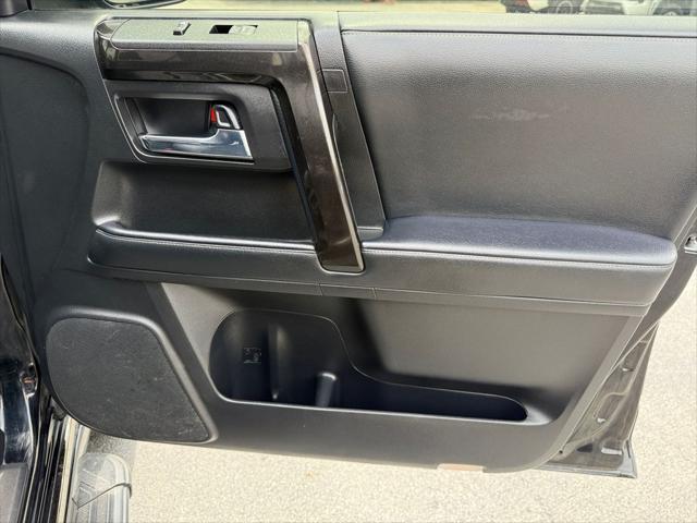 Photo of 2021 Midnight Black Metallic Toyota 4Runner