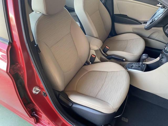Photo of 2015 Boston Red Metallic Hyundai Accent