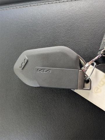 Photo of 2024 Wolf Gray Kia Sorento