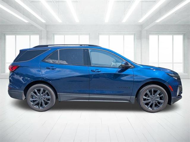 Photo of 2022 Blue Glow Metallic Chevrolet Equinox