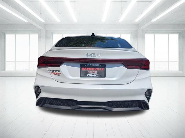 Photo of 2023 Snow White Pearl Kia Forte