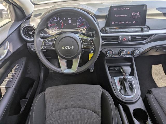 Photo of 2023 Snow White Pearl Kia Forte