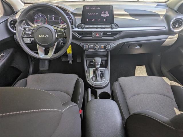 Photo of 2023 Snow White Pearl Kia Forte