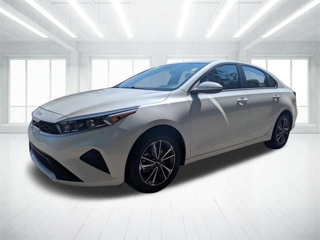 Photo of 2023 Snow White Pearl Kia Forte