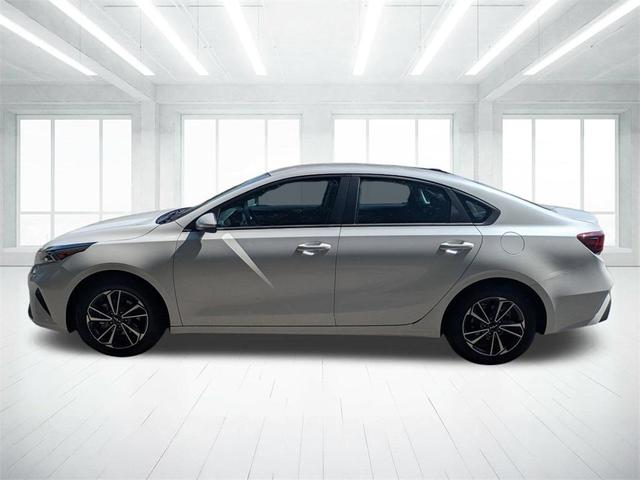 Photo of 2023 Snow White Pearl Kia Forte