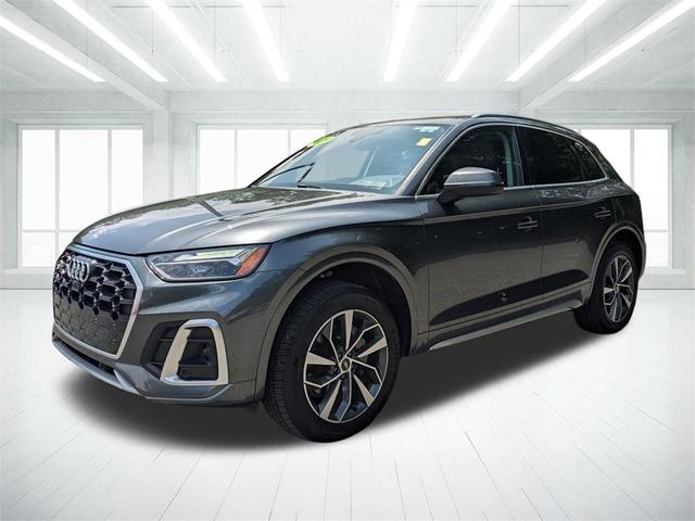 Photo of 2023 Daytona Gray Pearl Effect Audi Q5