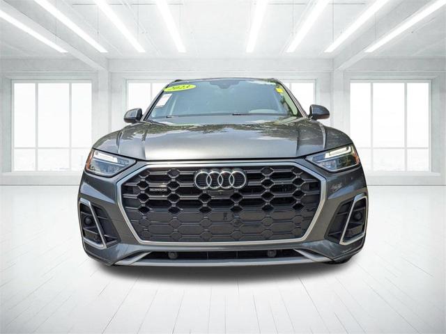 Photo of 2023 Daytona Gray Pearl Effect Audi Q5