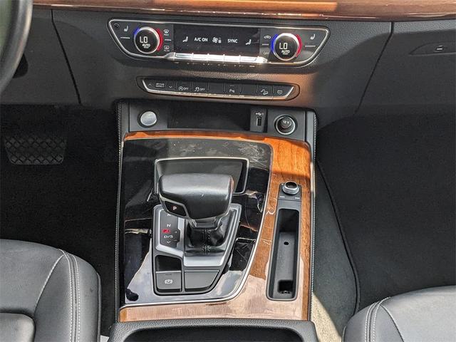 Photo of 2023 Daytona Gray Pearl Effect Audi Q5
