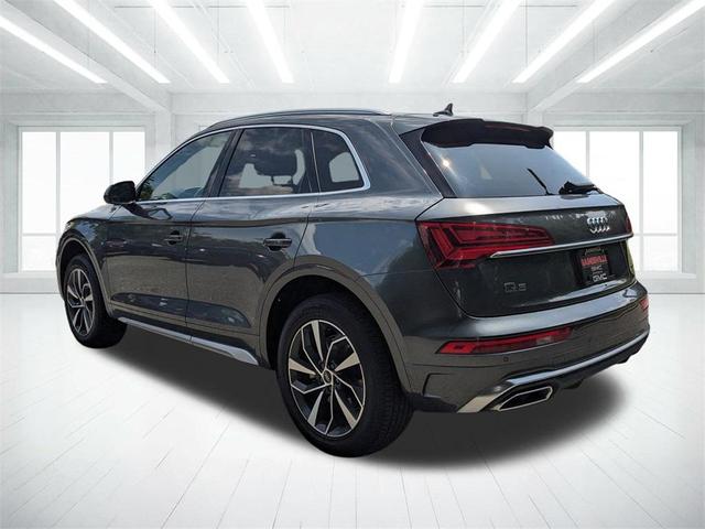 Photo of 2023 Daytona Gray Pearl Effect Audi Q5