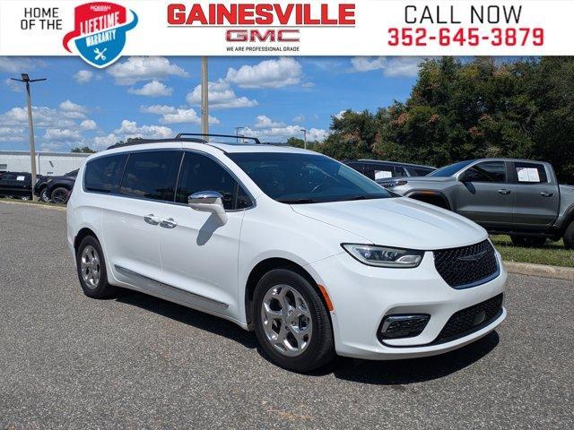 Photo of 2022 Bright White Clearcoat Chrysler Pacifica