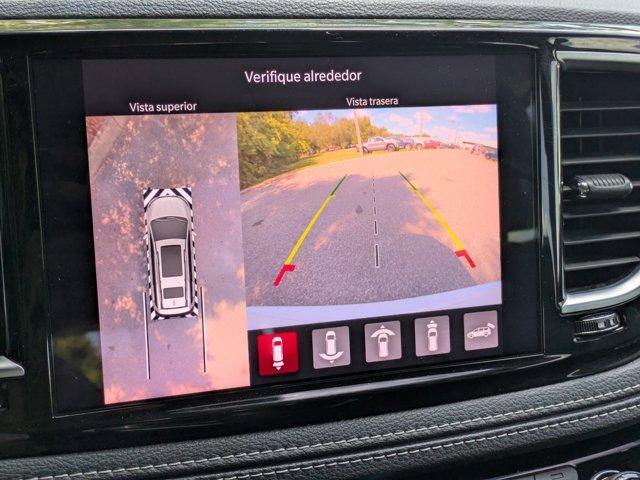 Photo of 2022 Bright White Clearcoat Chrysler Pacifica