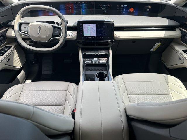 Photo of 2025 White Platinum Tri-Coat Metallic Lincoln Nautilus