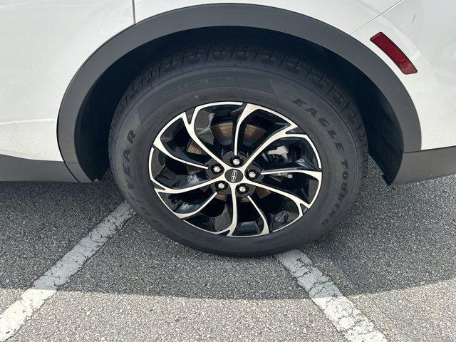 Photo of 2025 White Platinum Tri-Coat Metallic Lincoln Nautilus