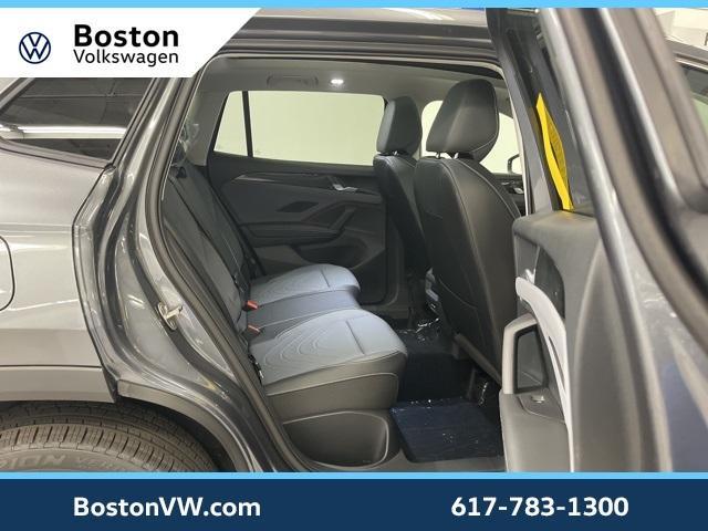 Photo of 2025 Platinum Gray Metallic Volkswagen Tiguan