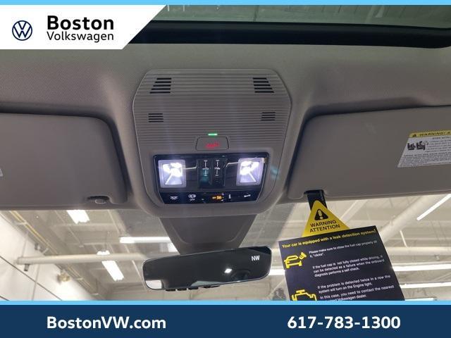 Photo of 2025 Pure Gray Volkswagen Atlas