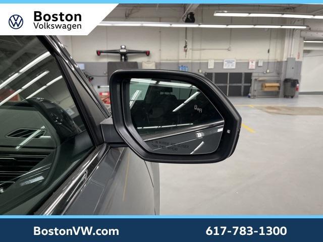 Photo of 2025 Pure Gray Volkswagen Atlas