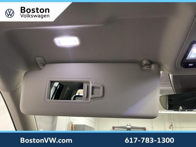 Photo of 2025 Pure Gray Volkswagen Atlas