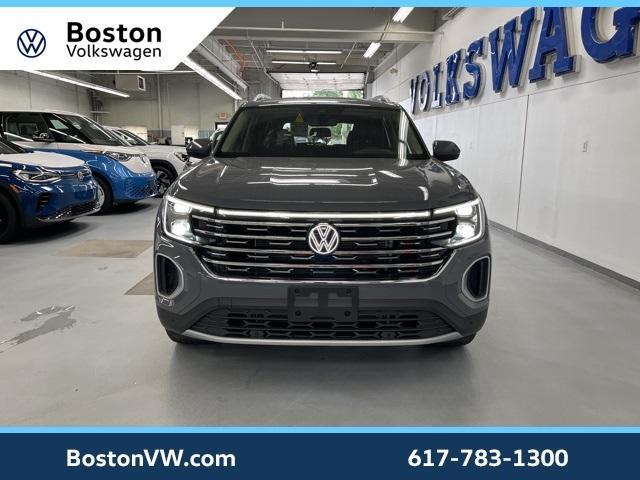 Photo of 2025 Pure Gray Volkswagen Atlas