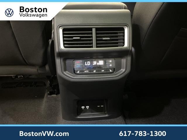 Photo of 2025 Pure Gray Volkswagen Atlas