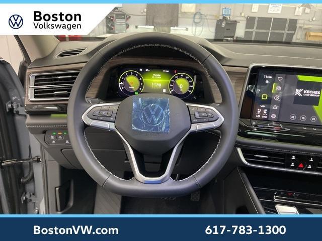 Photo of 2025 Pure Gray Volkswagen Atlas