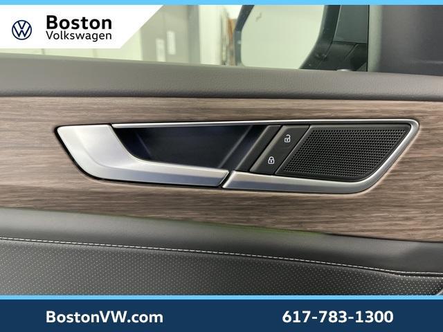 Photo of 2025 Pure Gray Volkswagen Atlas
