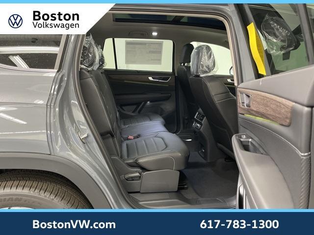 Photo of 2025 Pure Gray Volkswagen Atlas