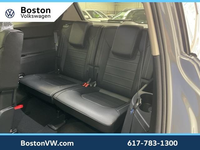 Photo of 2025 Pure Gray Volkswagen Atlas