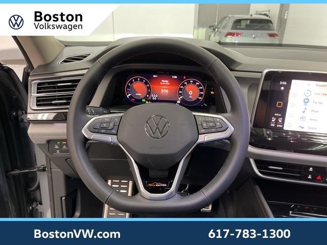 Photo of 2025 Pure Gray Volkswagen Atlas