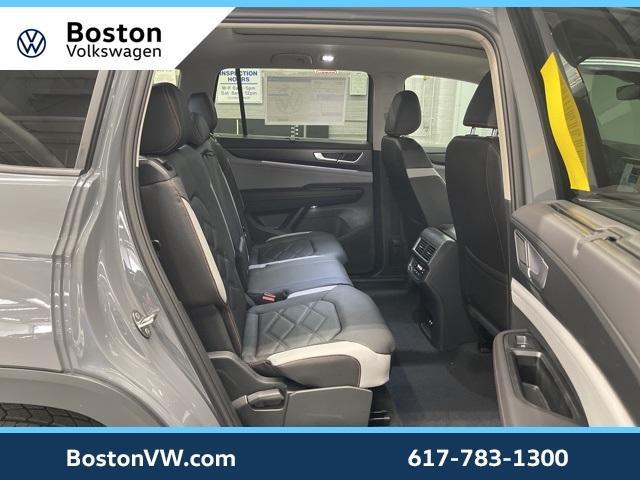 Photo of 2025 Pure Gray Volkswagen Atlas