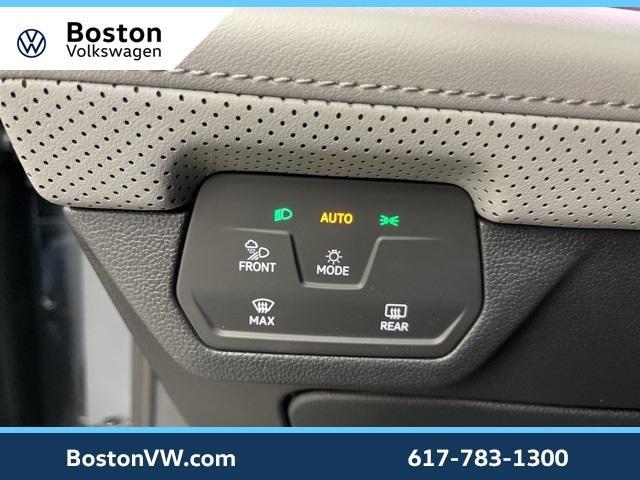 Photo of 2025 Pure Gray Volkswagen Atlas
