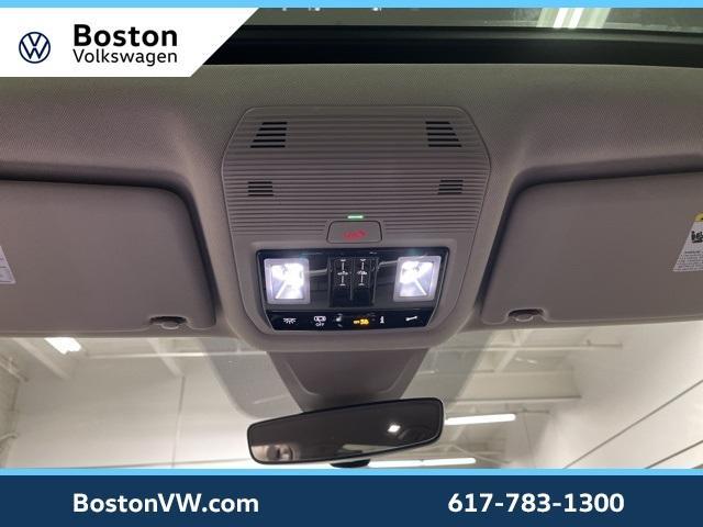 Photo of 2025 Pure Gray Volkswagen Atlas