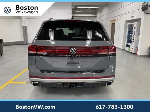 Photo of 2025 Pure Gray Volkswagen Atlas