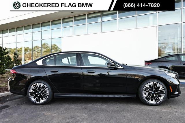 Photo of 2025 Black Sapphire Metallic BMW 530