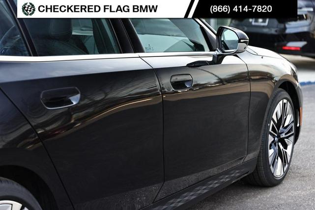 Photo of 2025 Black Sapphire Metallic BMW 530
