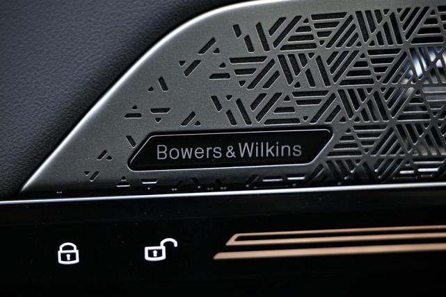 Photo of 2026 Oxide Gray Metallic BMW 530