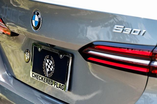 Photo of 2026 Oxide Gray Metallic BMW 530