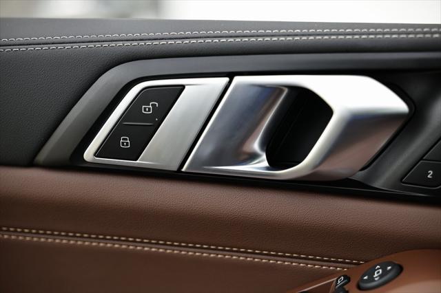 Photo of 2026 Tanzanite Blue II Metallic BMW X7
