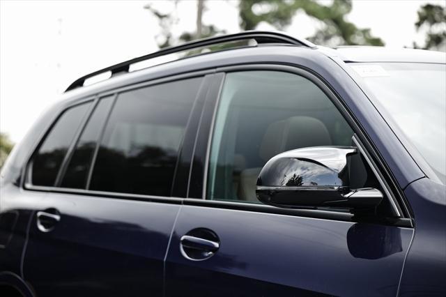 Photo of 2026 Tanzanite Blue II Metallic BMW X7